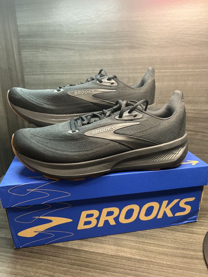 Brooks Revel 9, men's us 12